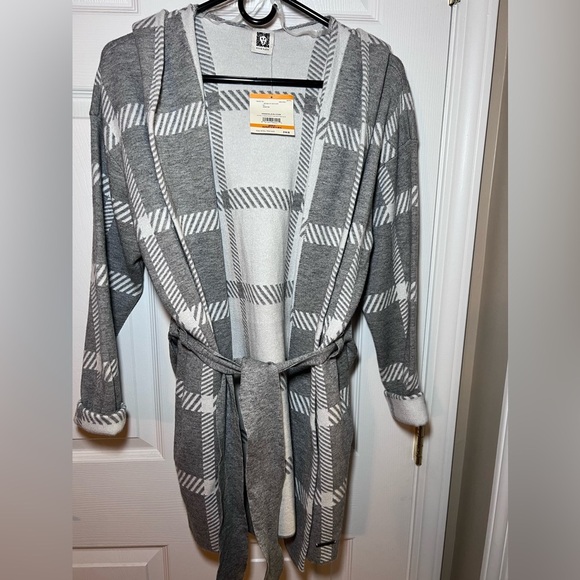 Anne Klein Sweaters - Anne Klein Cardigan
New with tags 
Size Medium